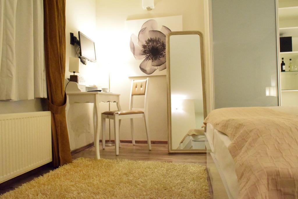 La Petite Perle Hotel Hamburg Room photo